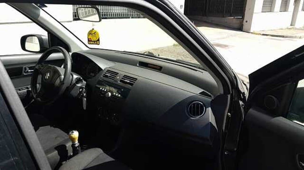 Suzuki Swift usata a Genova (6)
