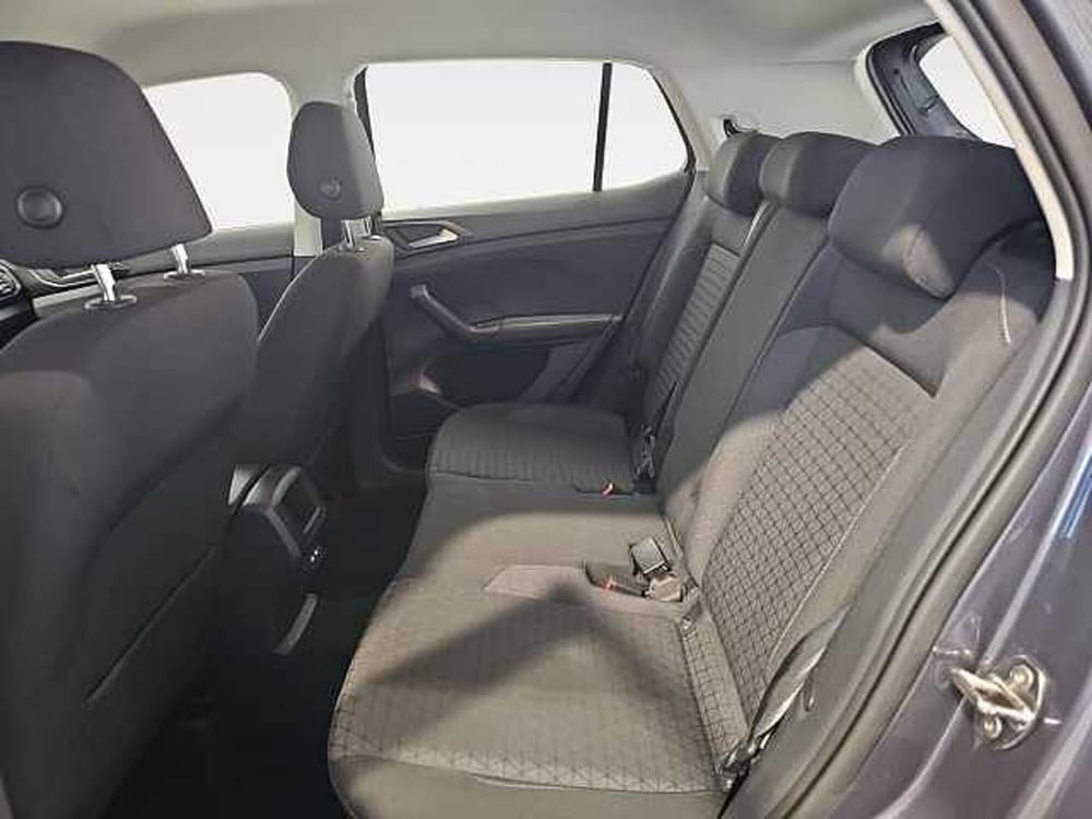 Volkswagen T-Cross usata a Lecco (13)