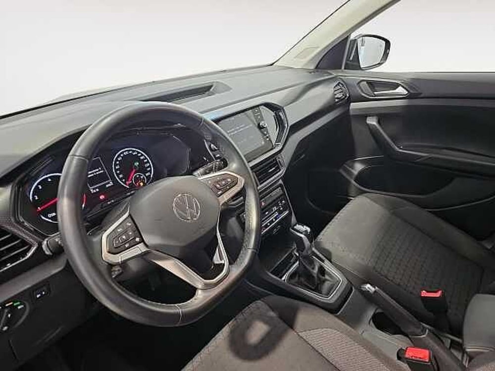Volkswagen T-Cross usata a Lecco (15)
