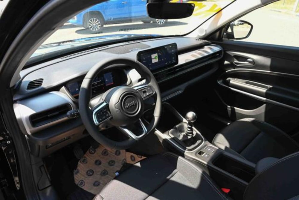 Jeep Avenger nuova a Torino (12)
