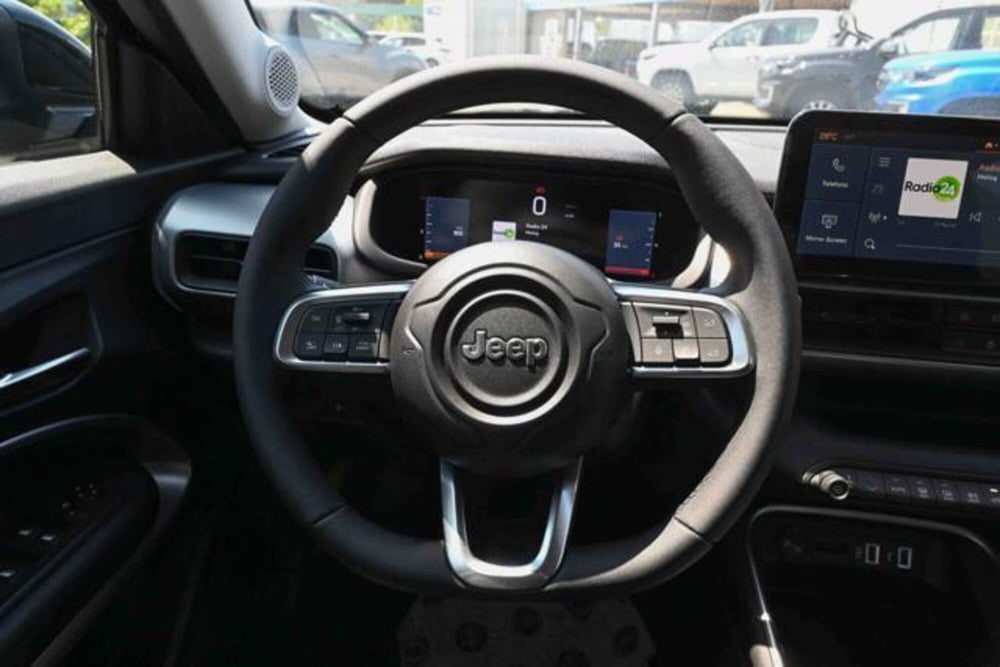 Jeep Avenger nuova a Torino (16)