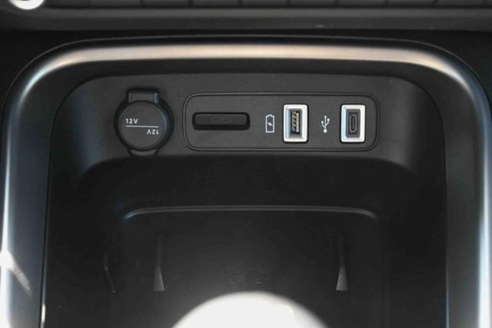 Jeep Avenger nuova a Torino (19)