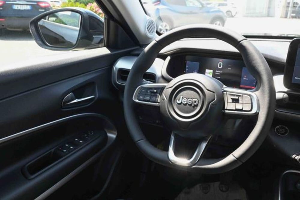 Jeep Avenger nuova a Torino (20)