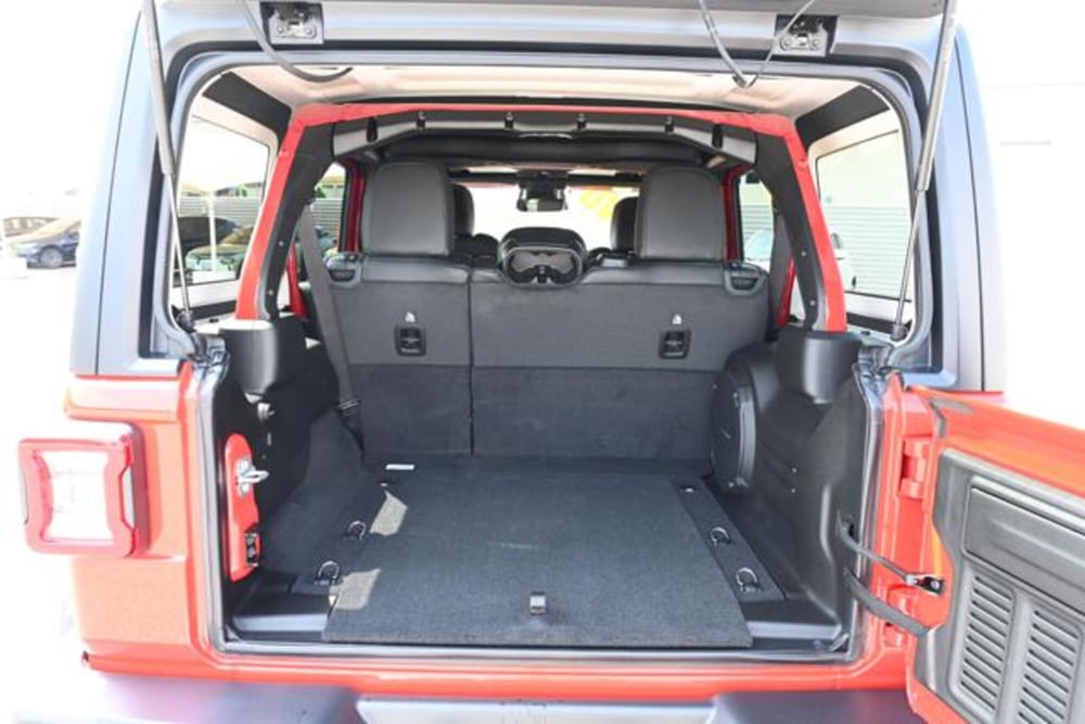 Jeep Wrangler Unlimited nuova a Torino (10)