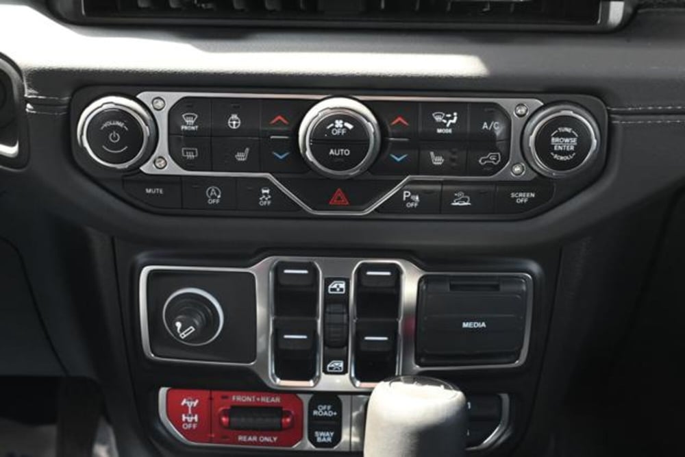 Jeep Wrangler Unlimited nuova a Torino (19)