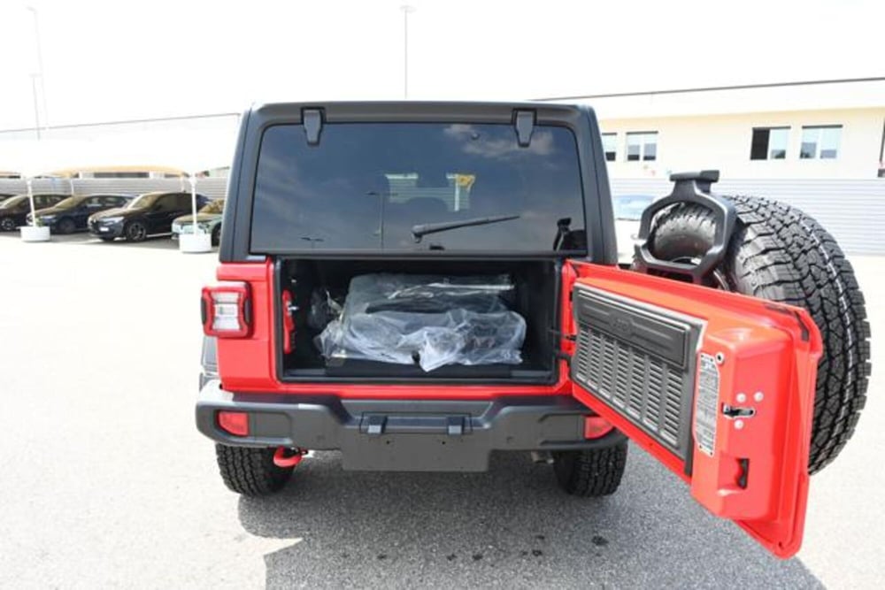 Jeep Wrangler Unlimited nuova a Torino (9)