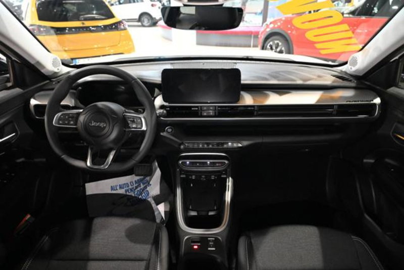 Jeep Avenger nuova a Torino (11)