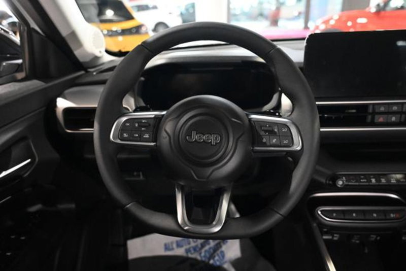 Jeep Avenger nuova a Torino (16)