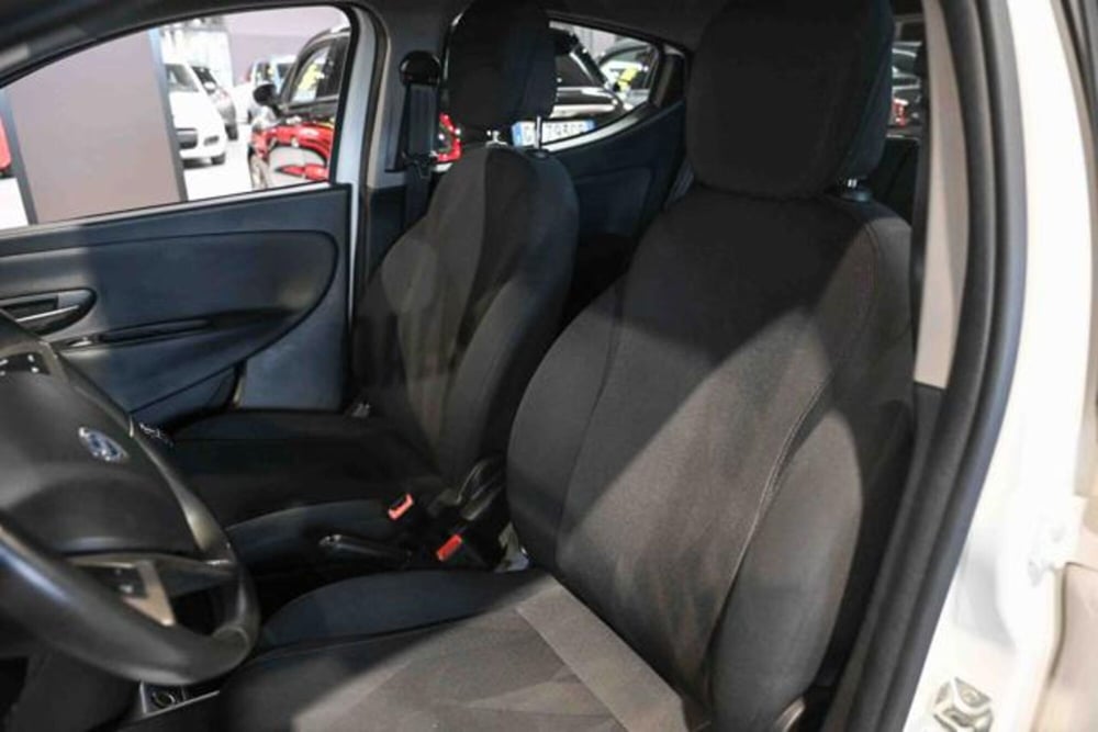Lancia Ypsilon usata a Torino (12)