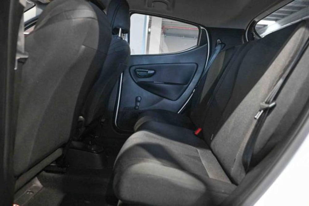 Lancia Ypsilon usata a Torino (13)