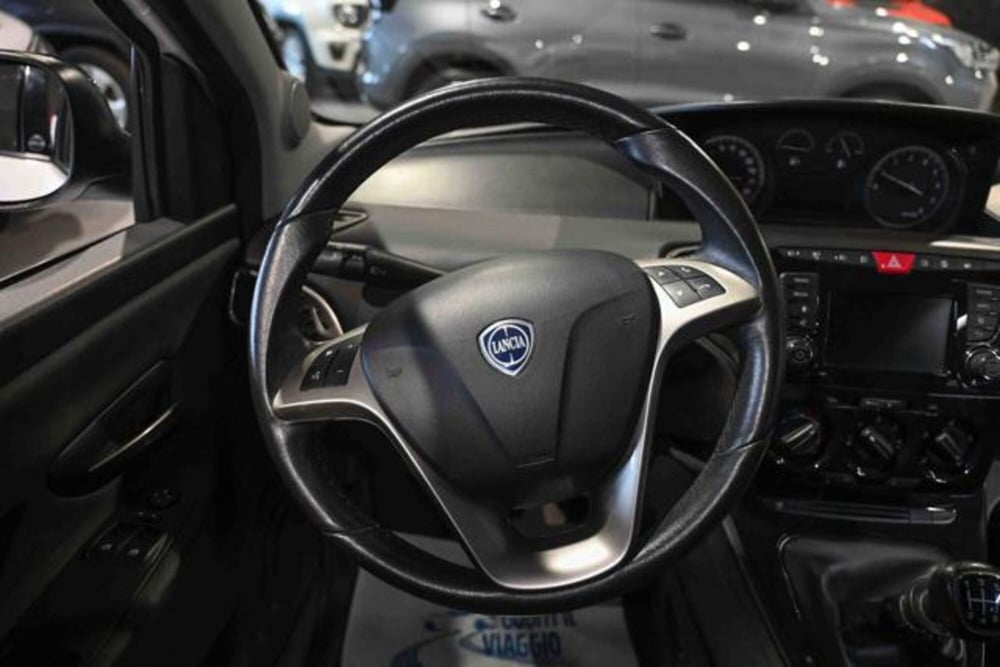 Lancia Ypsilon usata a Torino (14)