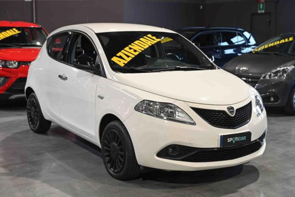 Lancia Ypsilon usata a Torino (3)
