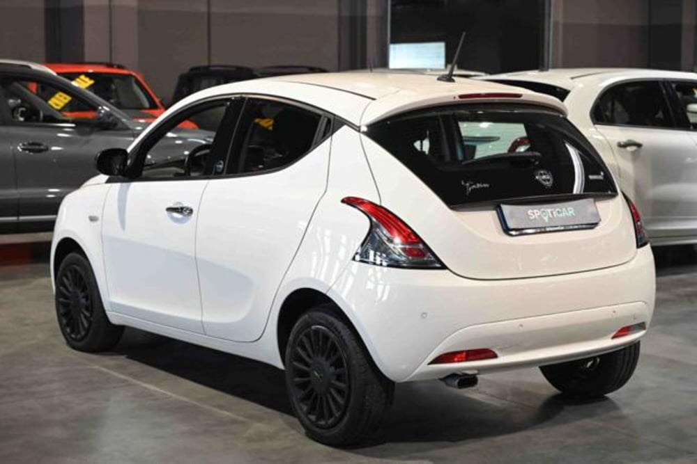 Lancia Ypsilon usata a Torino (6)
