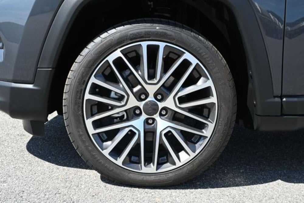 Jeep Compass nuova a Torino (11)