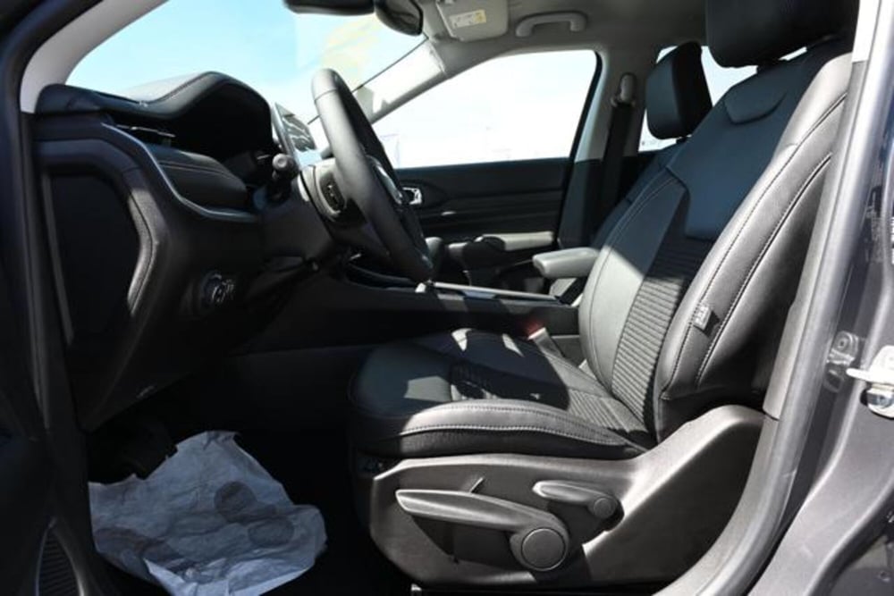 Jeep Compass nuova a Torino (14)