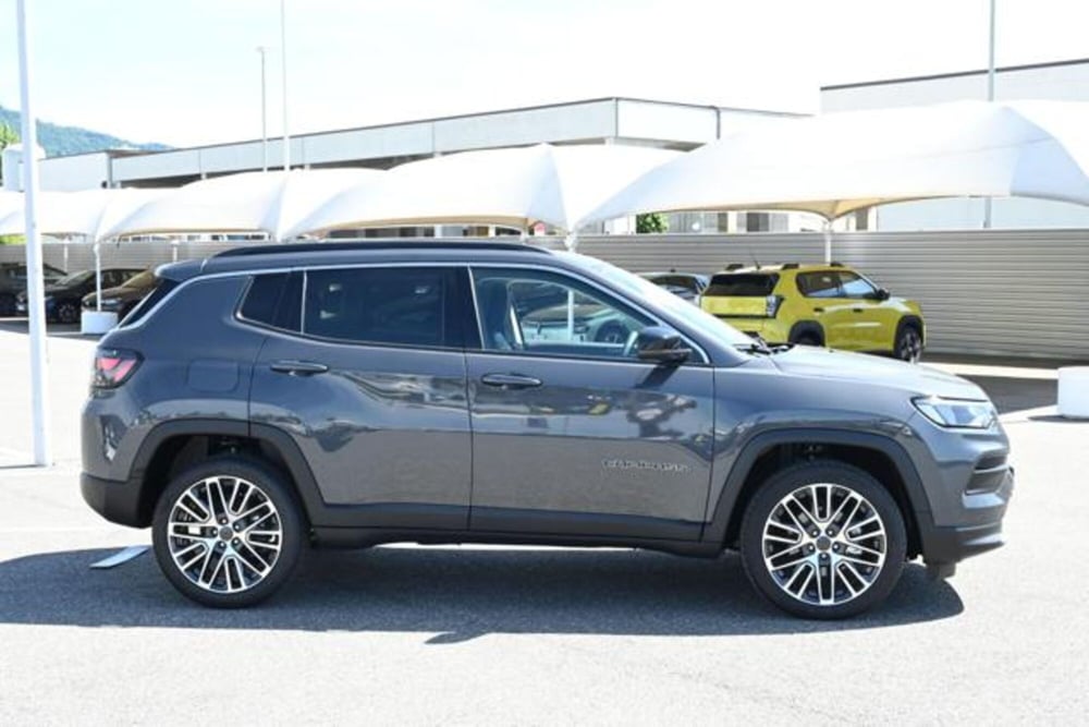 Jeep Compass nuova a Torino (4)