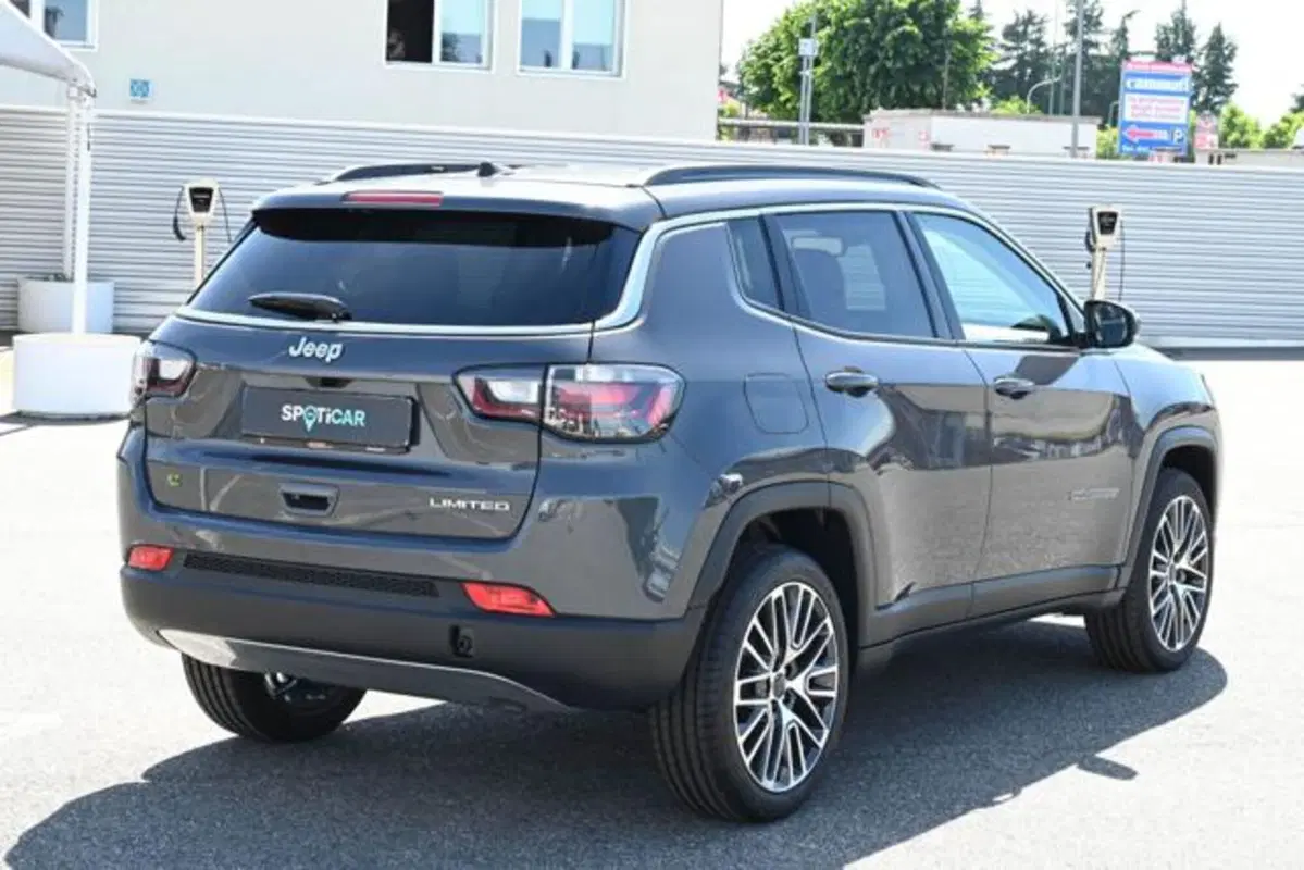 Jeep Compass nuova a Torino (5)