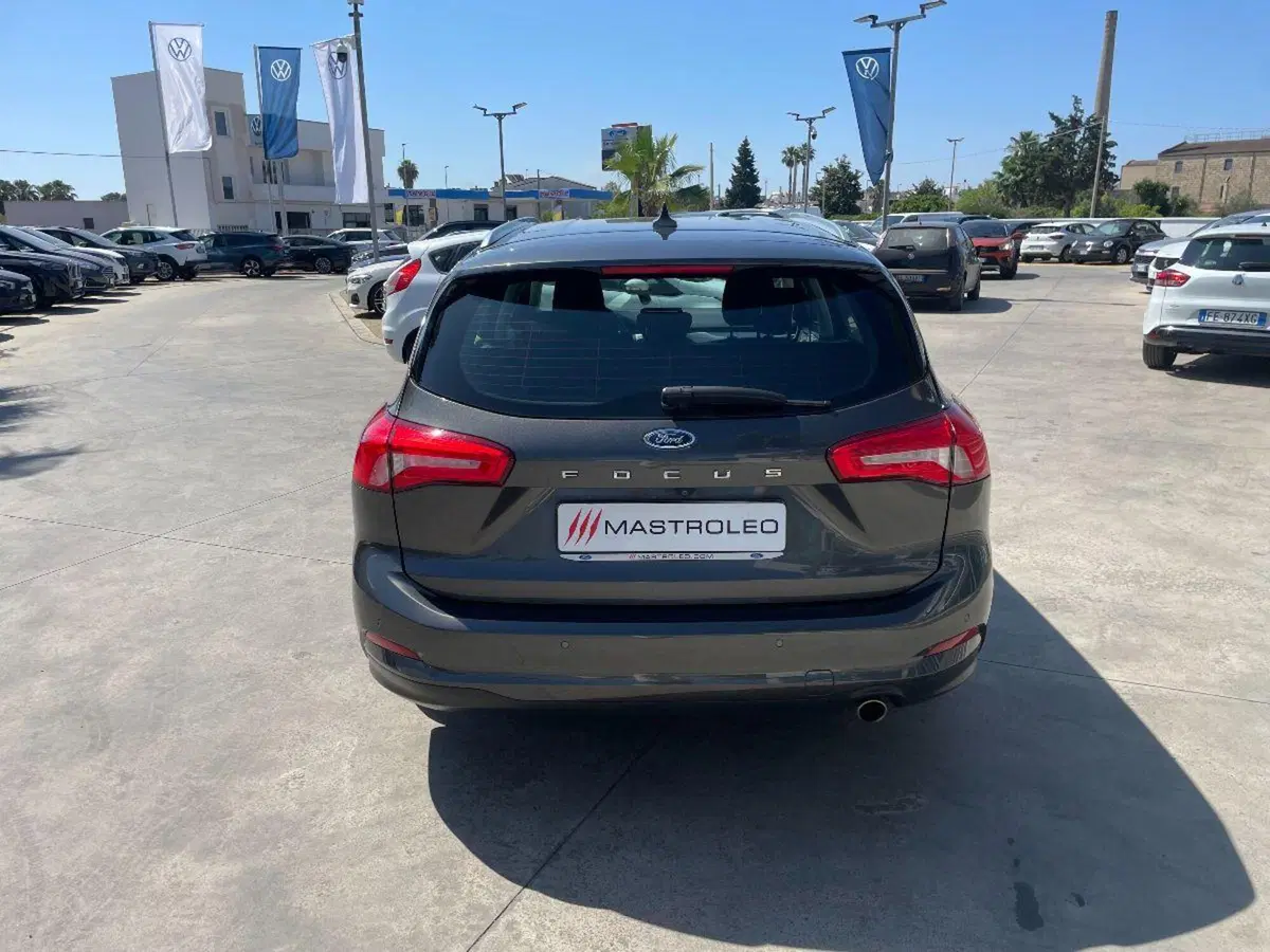 Ford Focus Station Wagon usata a Lecce (13)