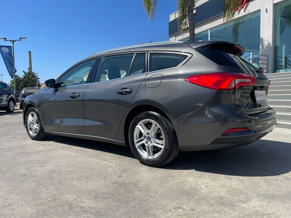 Ford Focus Station Wagon usata a Lecce (16)