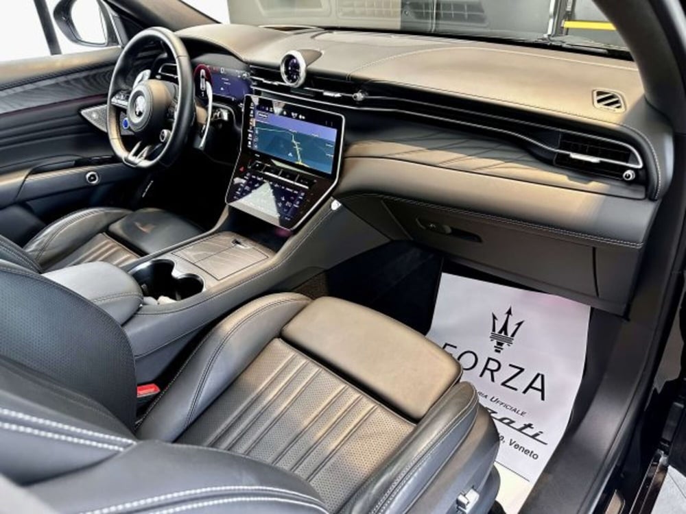 Maserati Grecale usata a Torino (12)
