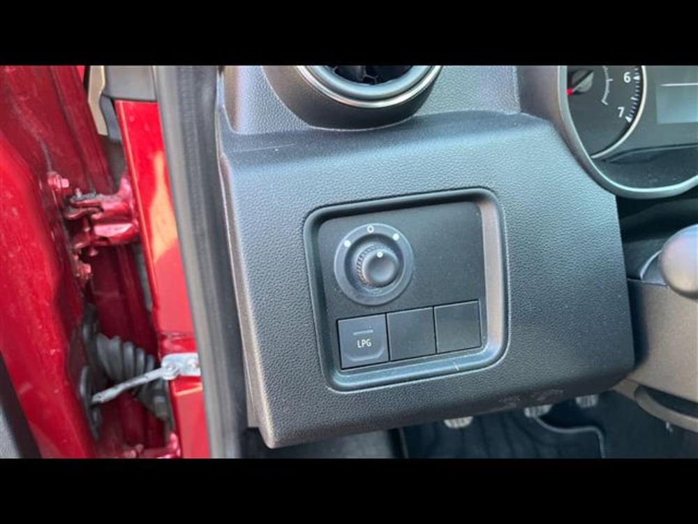 Dacia Duster usata a Reggio Emilia (12)