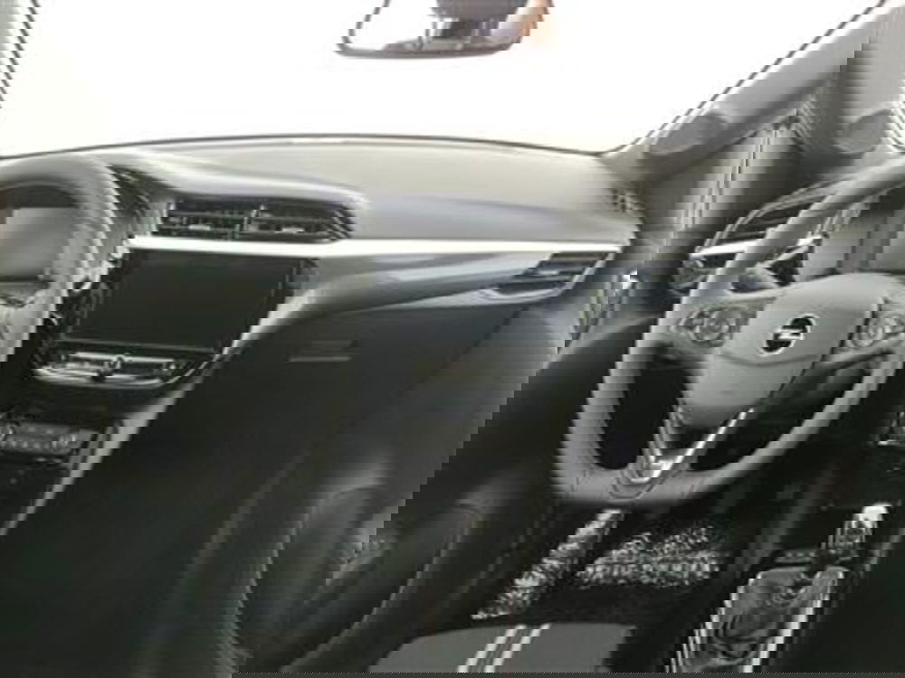 Opel Corsa nuova a Bari (15)