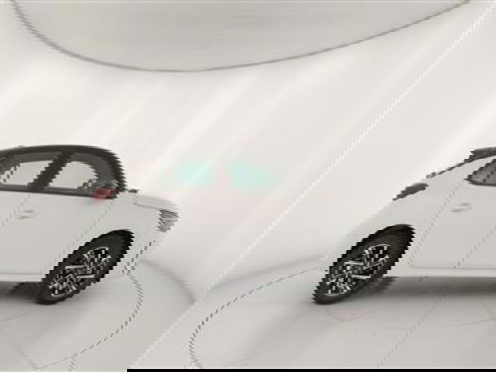 Opel Corsa nuova a Bari (9)