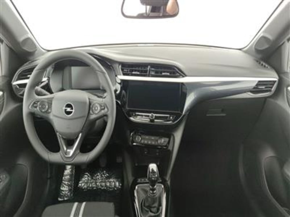 Opel Corsa nuova a Bari (15)