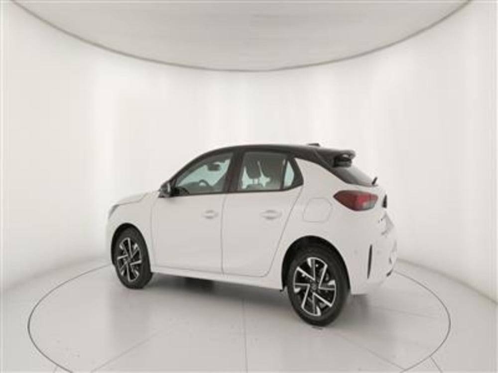 Opel Corsa nuova a Bari (4)