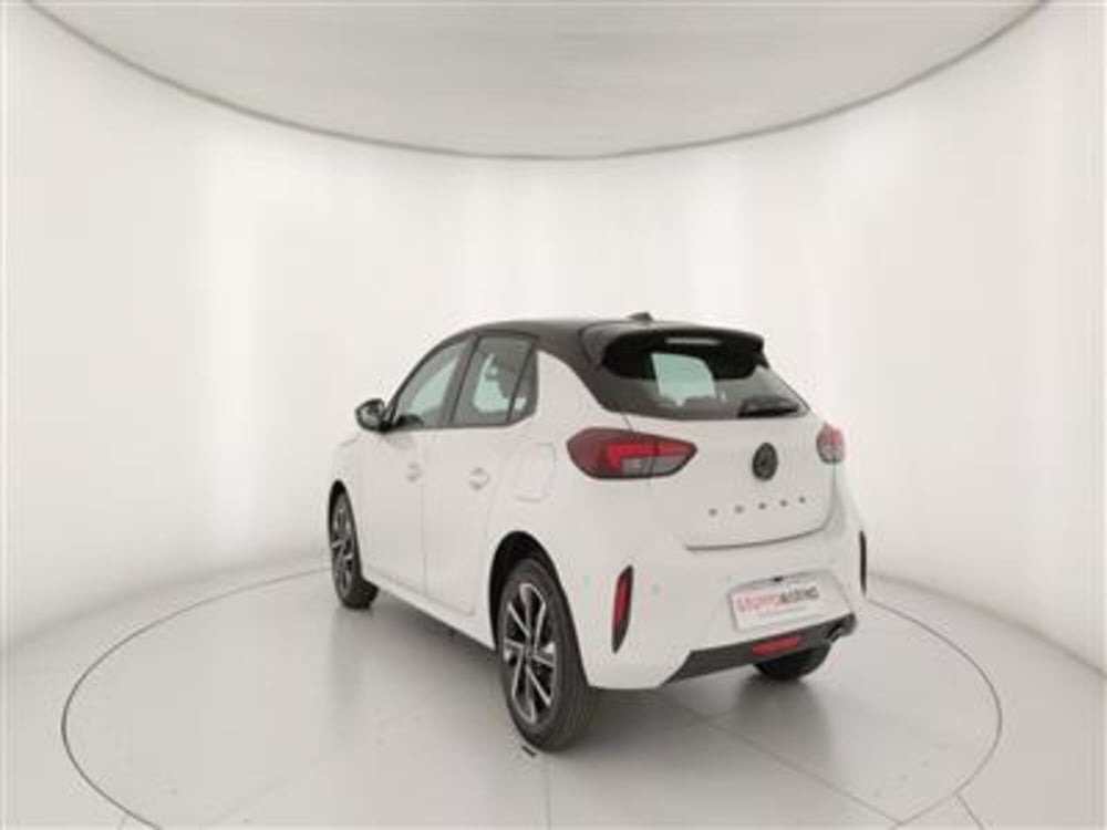 Opel Corsa nuova a Bari (5)