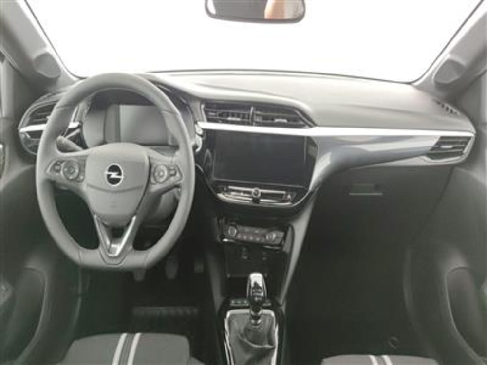Opel Corsa nuova a Bari (15)