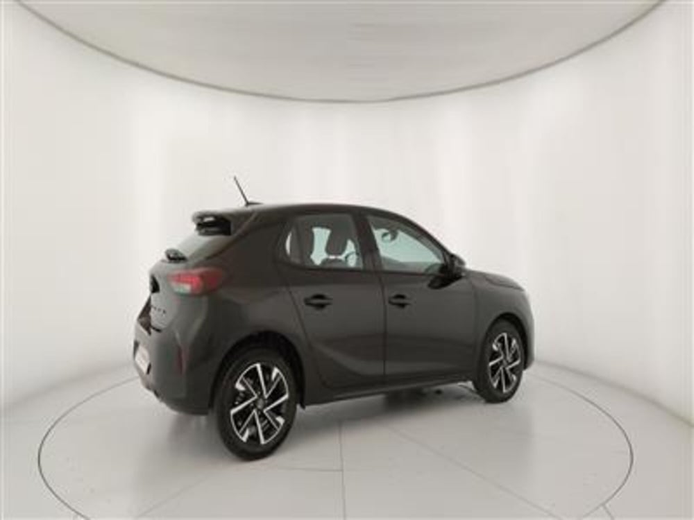 Opel Corsa nuova a Bari (8)