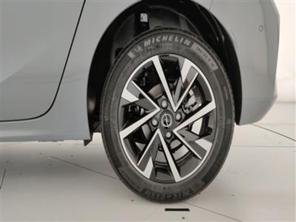 Opel Corsa nuova a Bari (12)