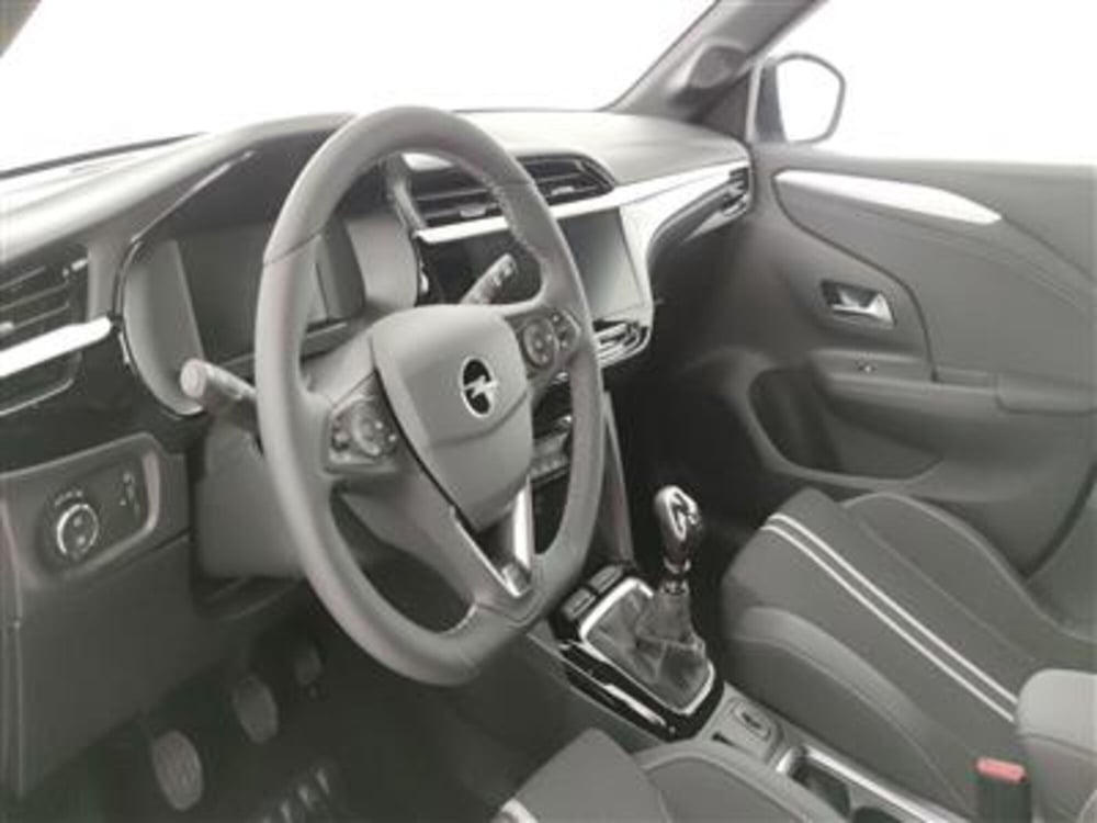 Opel Corsa nuova a Bari (14)