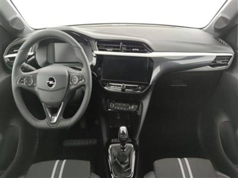 Opel Corsa nuova a Bari (15)