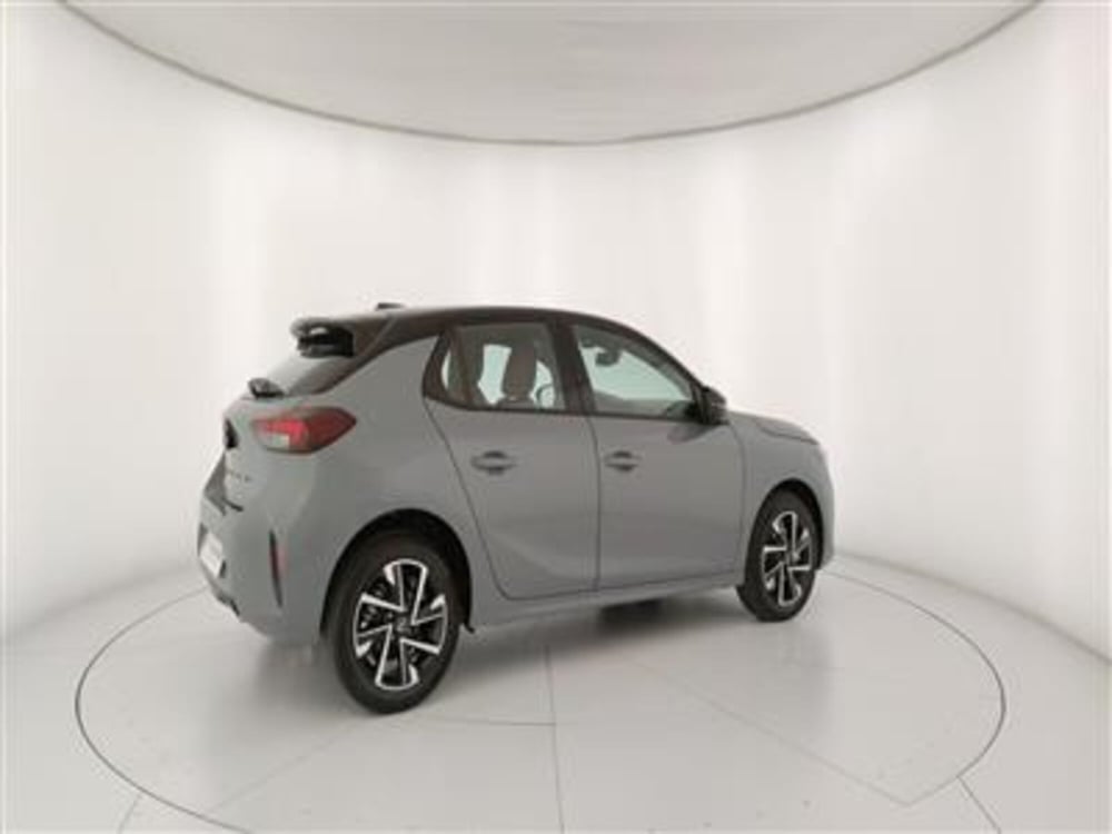 Opel Corsa nuova a Bari (8)