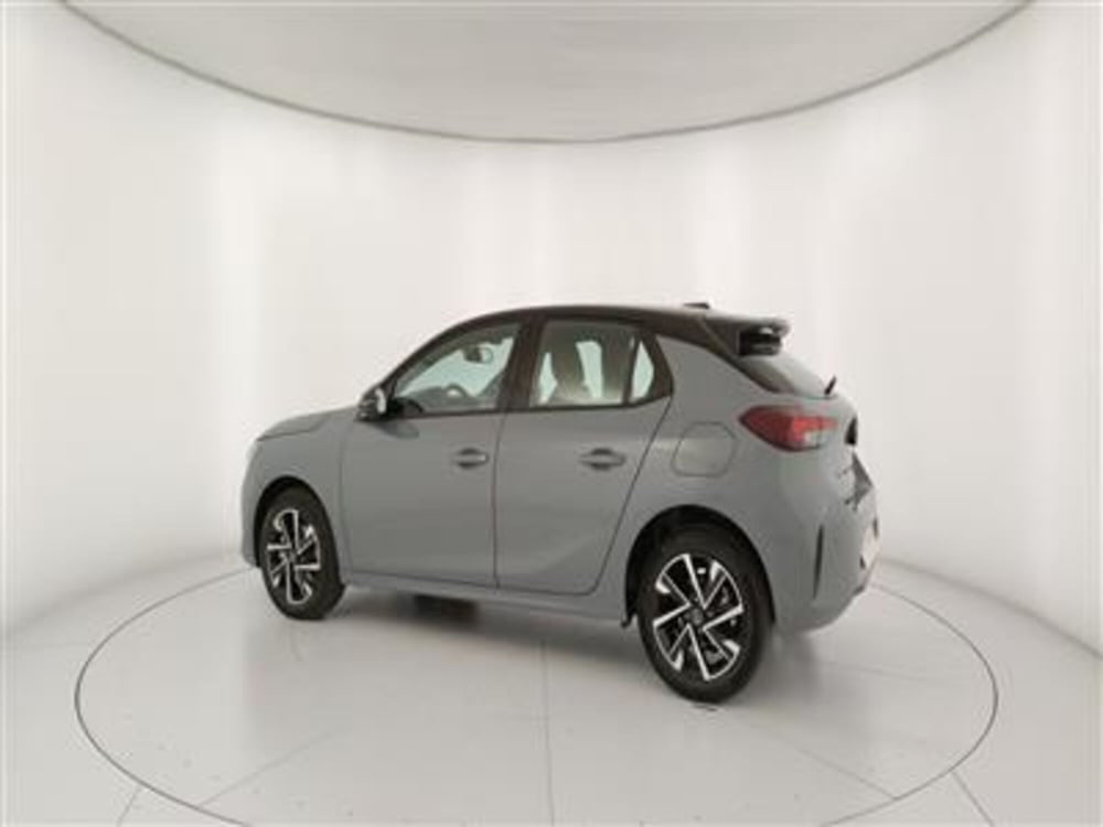 Opel Corsa nuova a Bari (4)