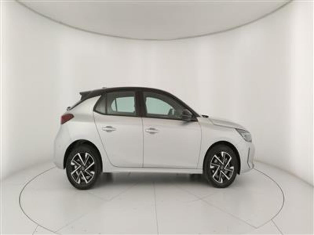 Opel Corsa nuova a Bari (10)