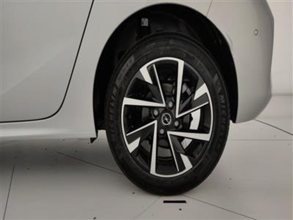 Opel Corsa nuova a Bari (13)