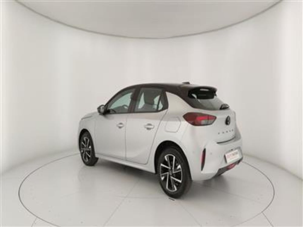 Opel Corsa nuova a Bari (5)