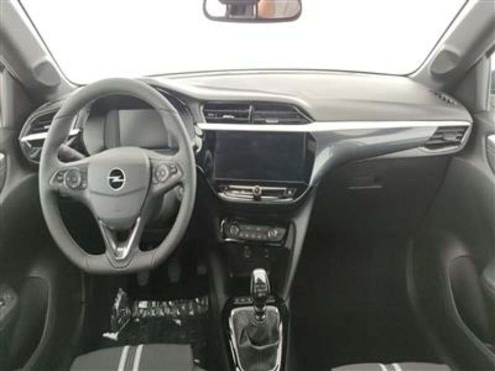 Opel Corsa nuova a Bari (15)