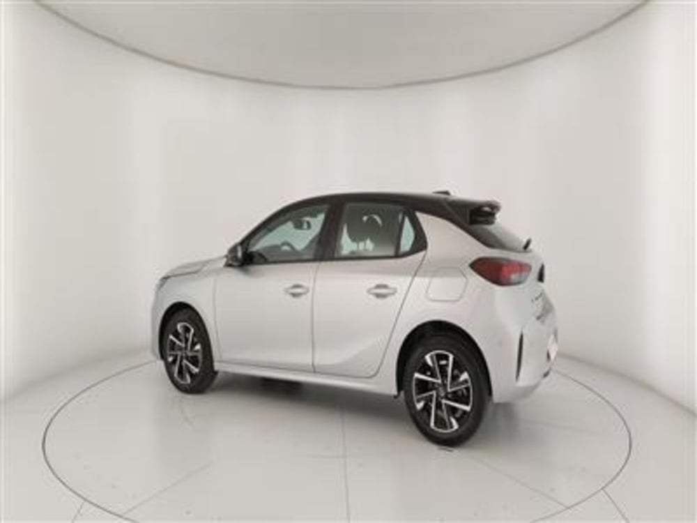 Opel Corsa nuova a Bari (4)