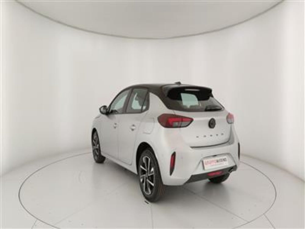 Opel Corsa nuova a Bari (5)