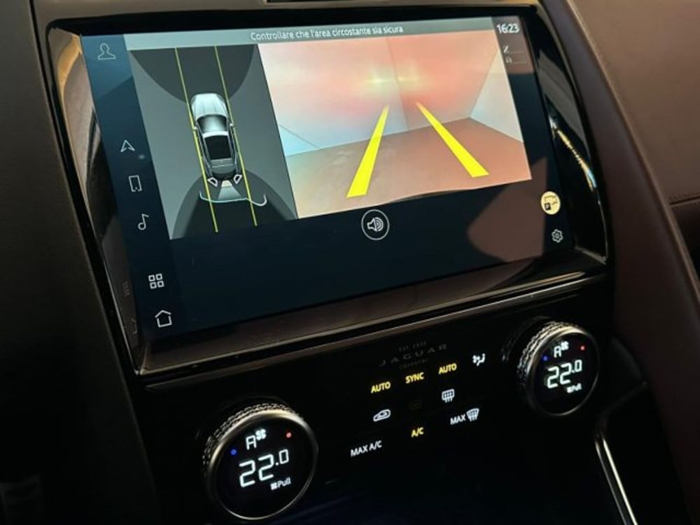 Jaguar E-Pace usata a Modena (12)