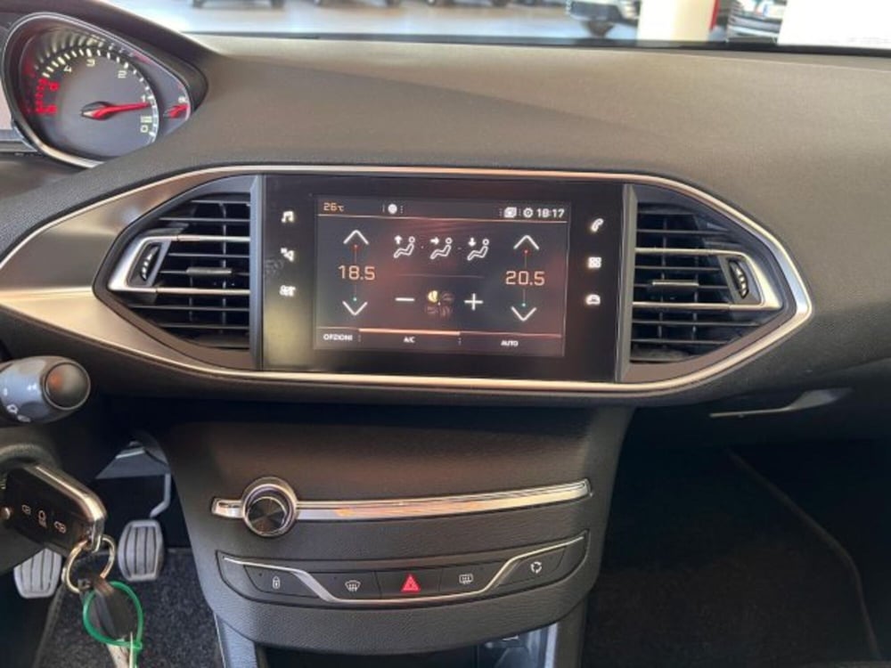 Peugeot 308 usata a Modena (8)