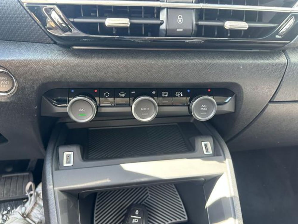 Citroen C4 nuova a Salerno (17)