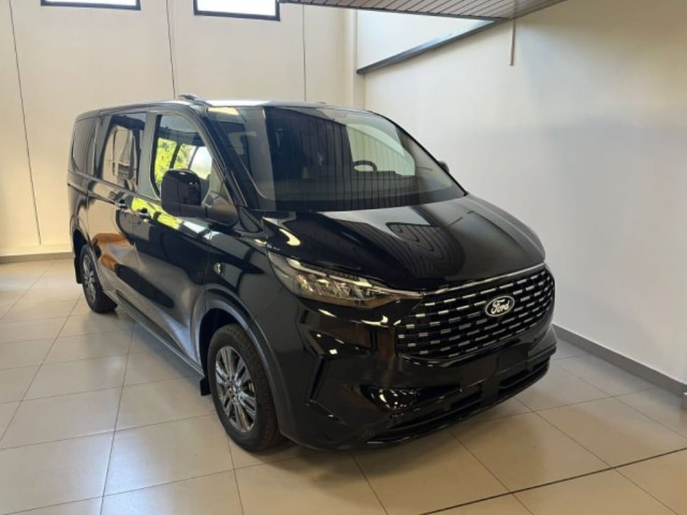 Ford Tourneo Custom nuova a Lodi