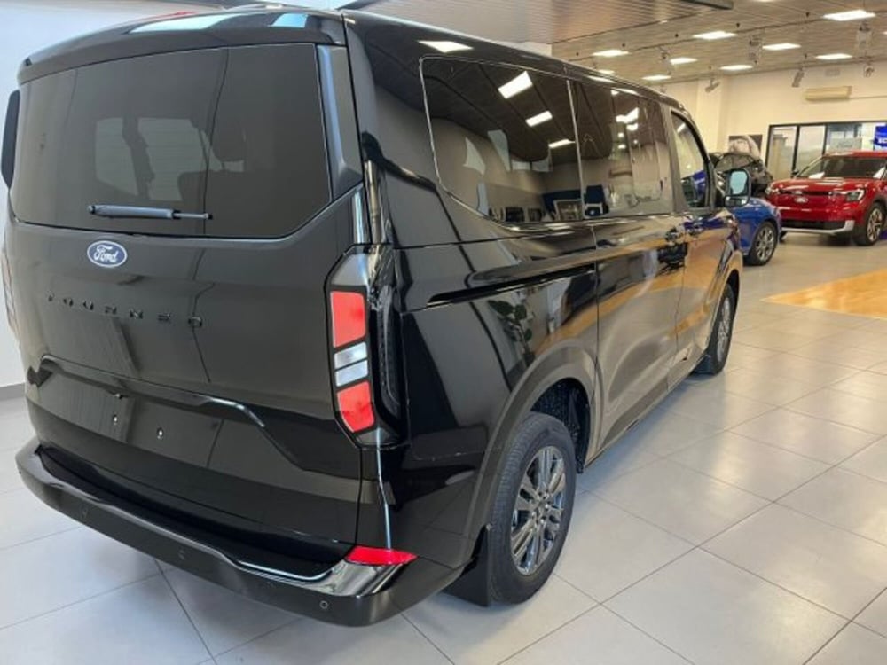 Ford Tourneo Custom nuova a Lodi (3)