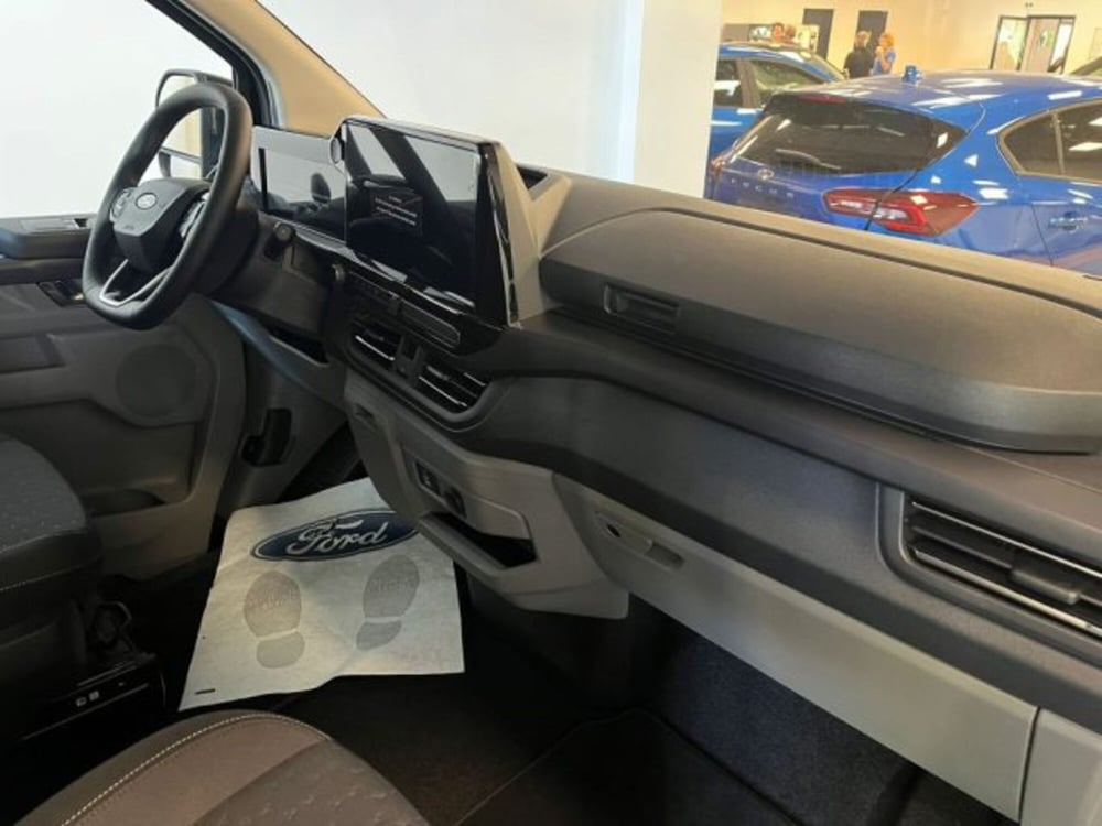 Ford Tourneo Custom nuova a Lodi (9)