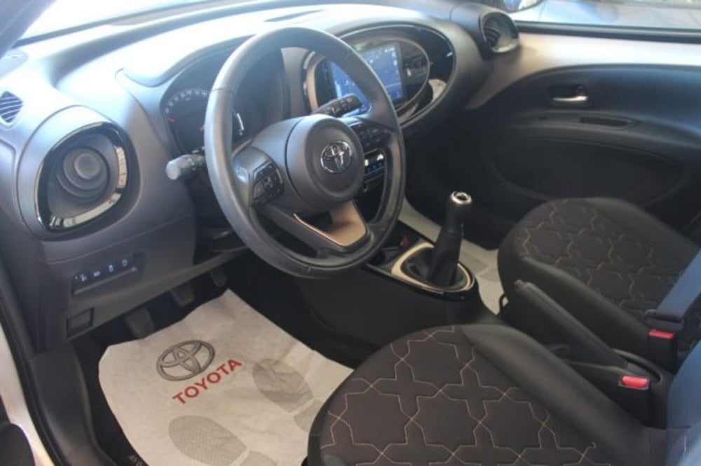 Toyota Aygo X usata a Roma (11)